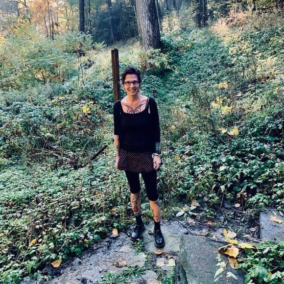 Meet your Posher, Christen - Picture 1 of 1